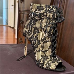 COPY - Lace bootie